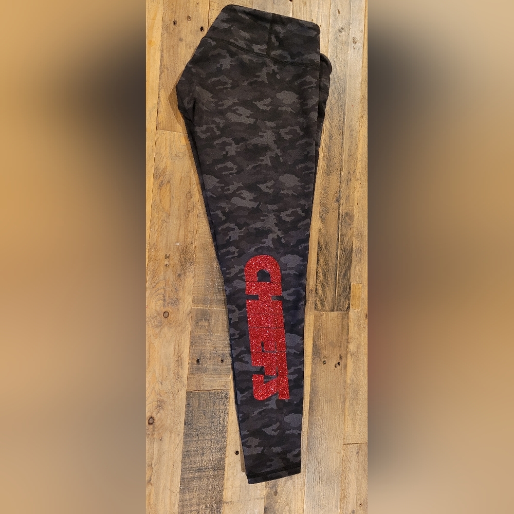 Women's Fabletics Black / Gray Camo Leggings with Chiefs On Leg Size Large